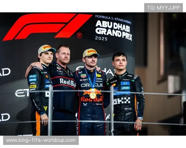 维斯塔潘成功卫冕F1世界冠军背后的精彩故事与关键时刻